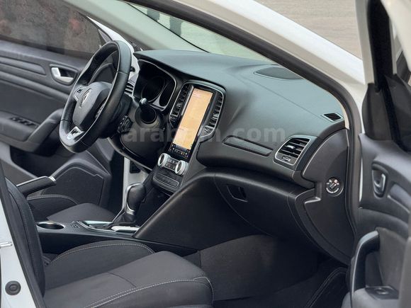 110 BİN KM MEGANE 4  OTOMATİK 1.5 DİZEL Touch 2020 MODEL HASAR KAYITSIZ  DEĞİŞENSİZ