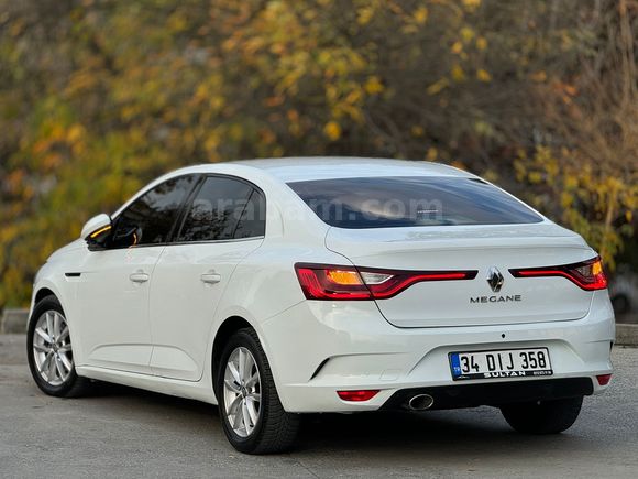 110 BİN KM MEGANE 4  OTOMATİK 1.5 DİZEL Touch 2020 MODEL HASAR KAYITSIZ  DEĞİŞENSİZ