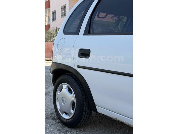 Galeriden Opel Corsa 1.4 Swing 1996 Model Mersin