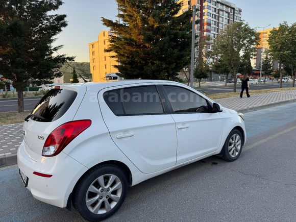 i20 1.4 OTOMATİK Sense 2014 Model