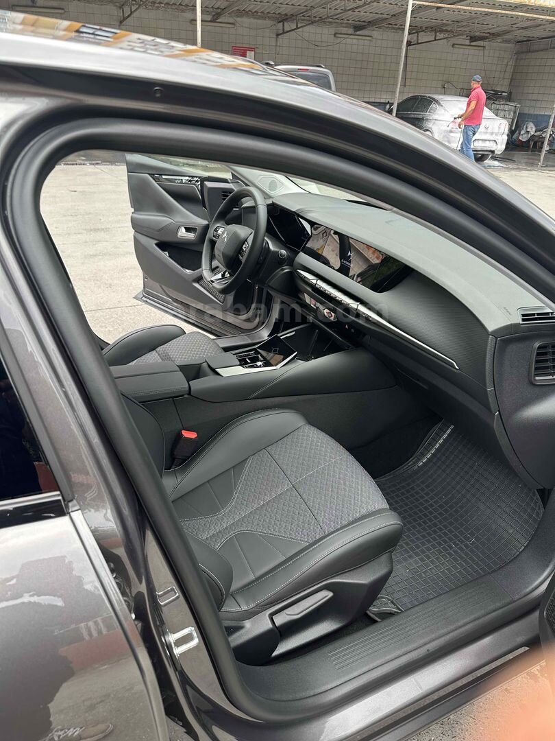Sahibinden DS Automobiles DS4 1.5 BlueHDi Pallas 2024 Model İstanbul 28.000 km Füme 3