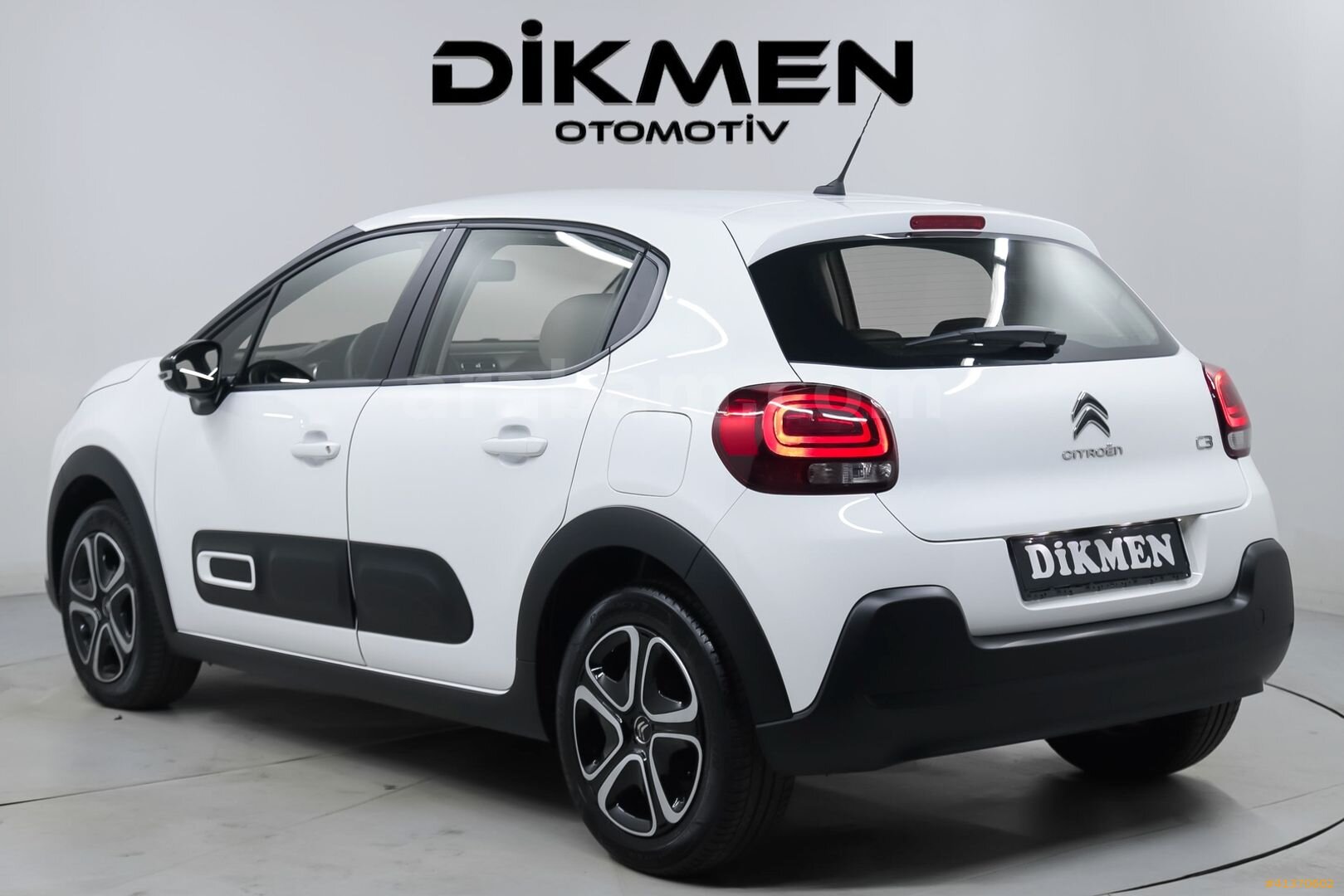 Galeriden Citroen C3 1.2 PureTech Feel Bold 2024 Model İstanbul 59.000 km Beyaz 4