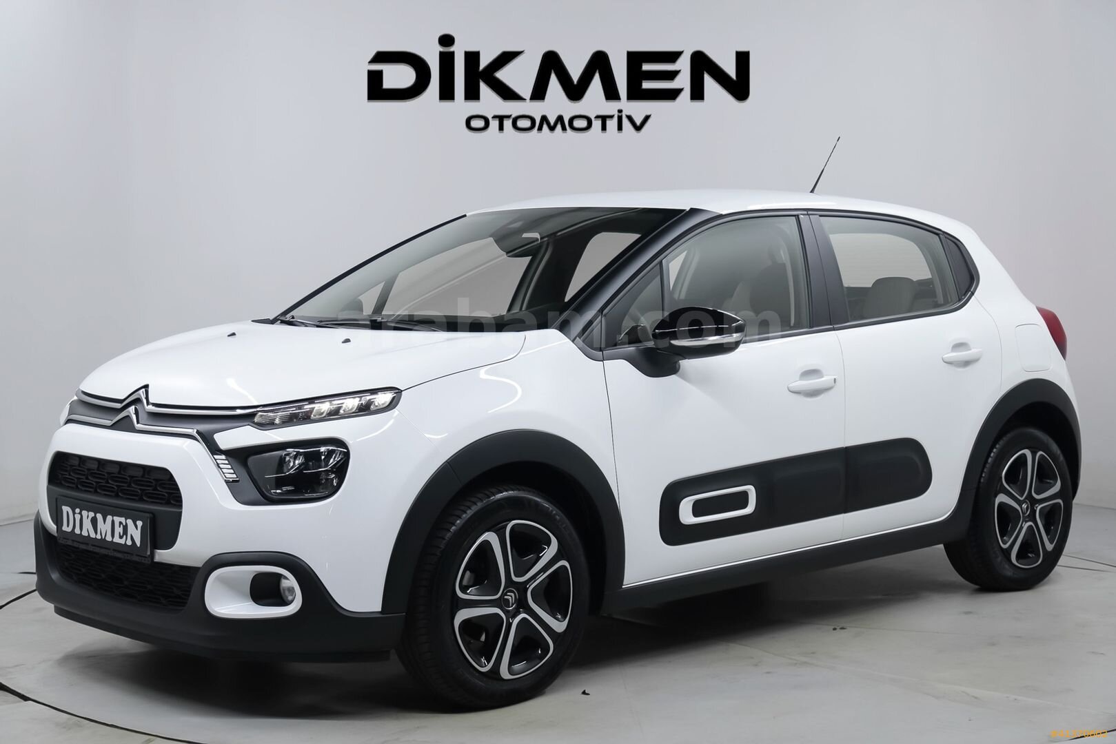 Galeriden Citroen C3 1.2 PureTech Feel Bold 2024 Model İstanbul 59.000 km Beyaz 3