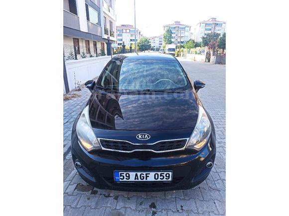 Sahibinden Kia Rio 1.25 CVVT Fancy 2014 Model  123.000 km Siyah