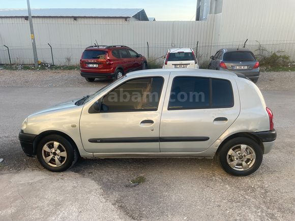 Clio 2 1.6 Temiz Aile Arabası
