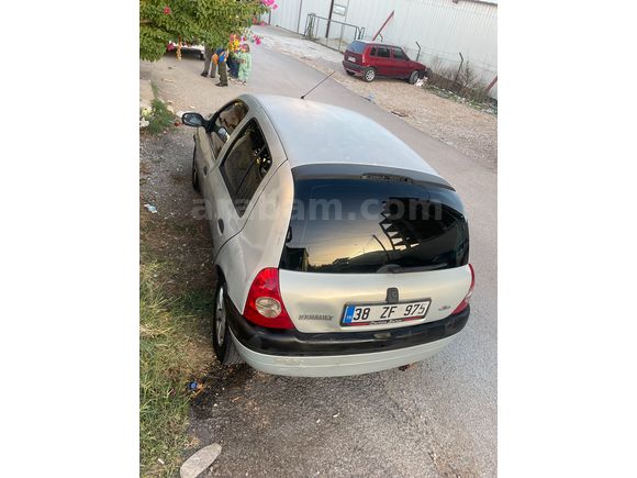 Clio 2 1.6 Temiz Aile Arabası