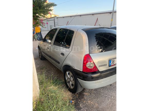 Clio 2 1.6 Temiz Aile Arabası