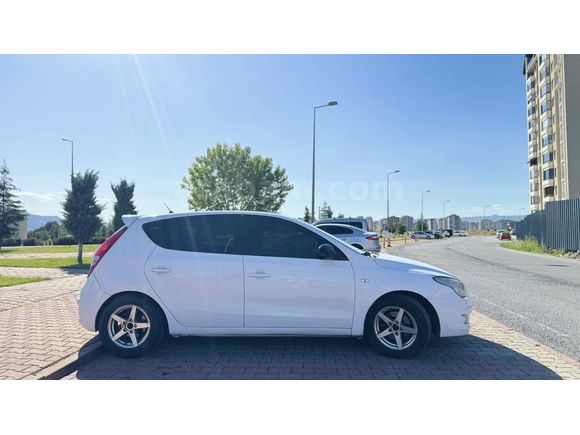 Sahibinden Hyundai i30 1.6 CRDi Team 2011 Model 