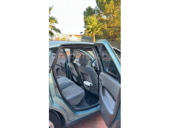 Sahibinden Ford Focus 1.6 Ghia 2000 Model