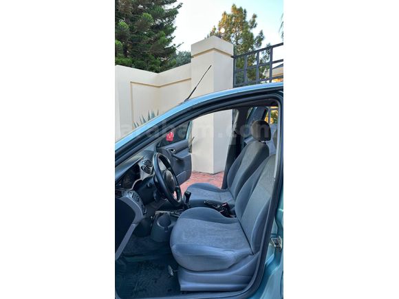 Sahibinden Ford Focus 1.6 Ghia 2000 Model