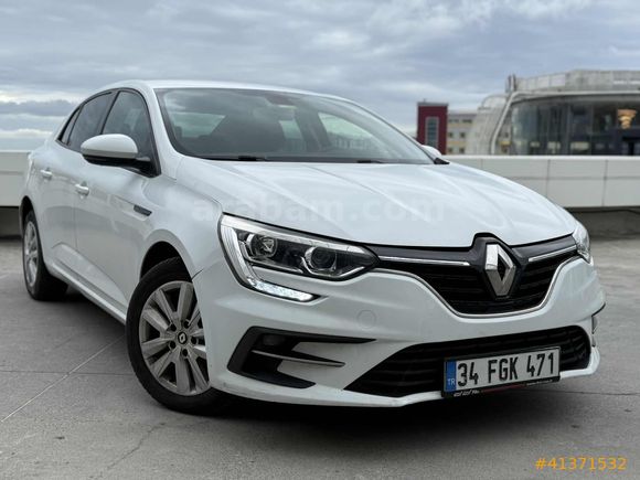 DEĞİŞENSİZ -YETKİLİ SERVİS BAKIMLI-RENAULT MEGANE 2022