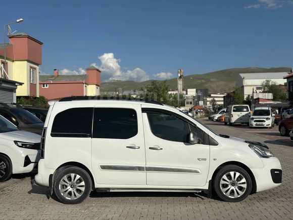 BOYASIZ HATASIZ  Citroen Berlingo 1.6 HDi Multispace 2016 Model Van