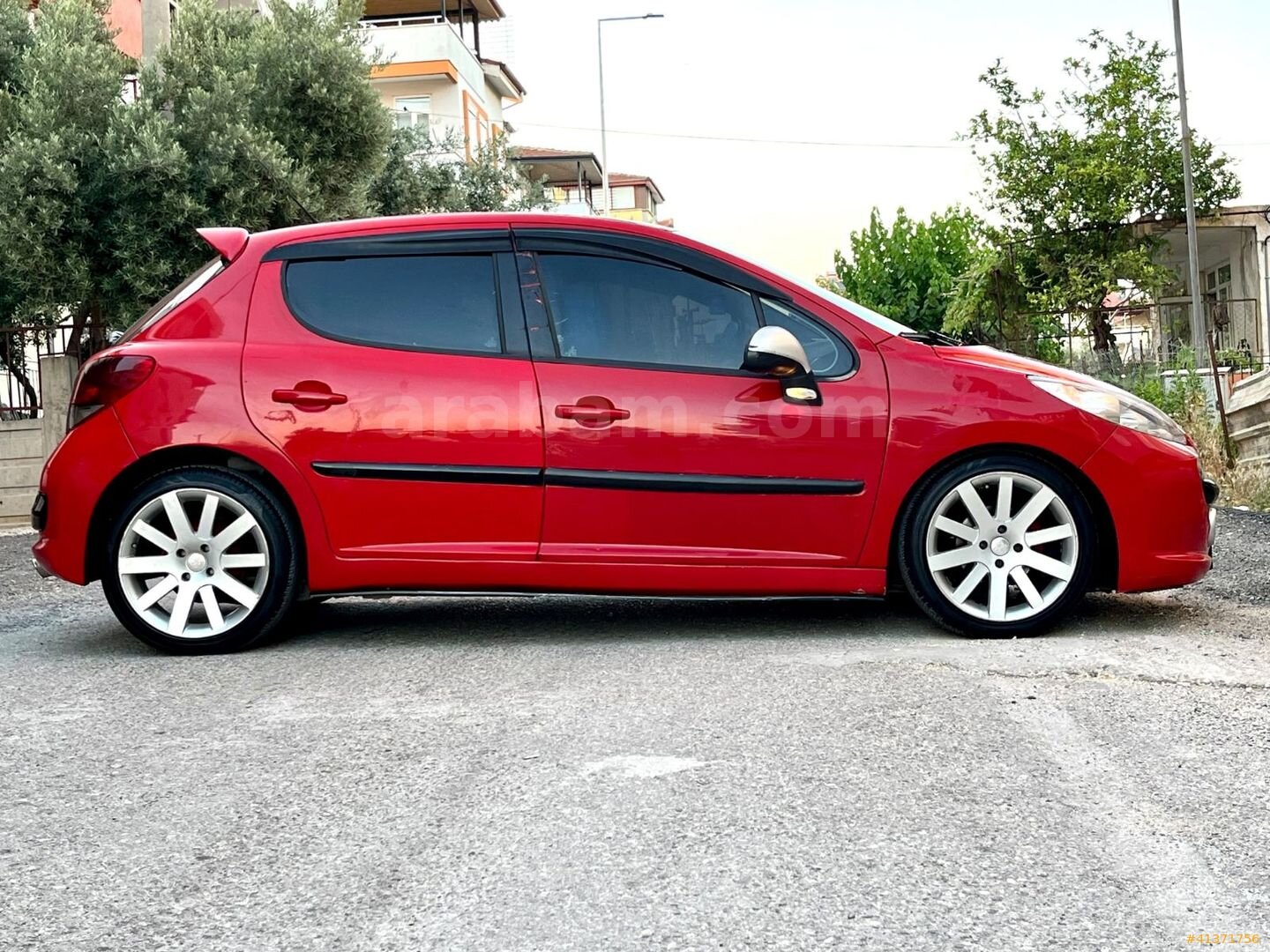 Galeriden Peugeot 207 1.4 HDi Trendy 2010 Model Antalya 330.000 km Kırmızı 3