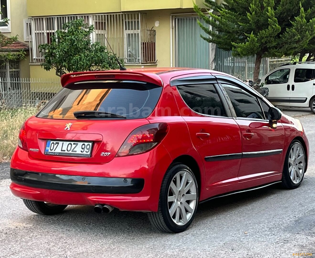 Galeriden Peugeot 207 1.4 HDi Trendy 2010 Model Antalya 330.000 km Kırmızı 4