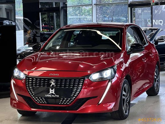 | UNIQ AUTO | PEUGEOT 208 ALLURE SELECTİON 1.2 PURETECH OTOMATİK