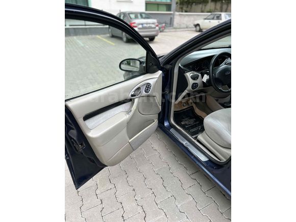 Sahibinden Ford Focus 1.6 Ghia 2004 Model 