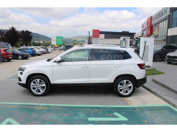Skoda Karoq 1.0TSİ STYLE SUNROOF