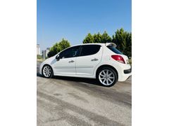 Sahibinden Peugeot 207 1.4 HDi Active 2012 Model  208.000 km Beyaz