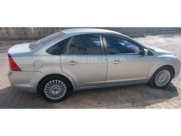Sahibinden özel plakalı 2011 model Ford Focus 1.6 Titanium  paket