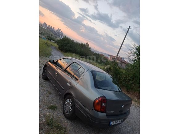 Sahibinden Renault Clio 1.4 RNA 2000 Model