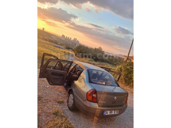 Sahibinden Renault Clio 1.4 RNA 2000 Model