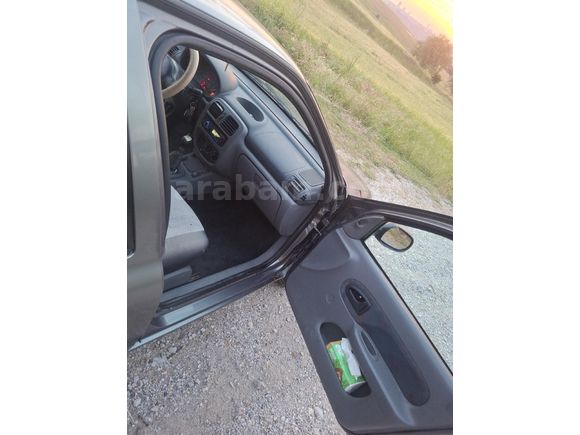Sahibinden Renault Clio 1.4 RNA 2000 Model