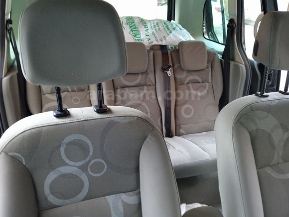 Sahibinden Renault Kangoo Multix 1.5 dCi Expression 2009 Model 