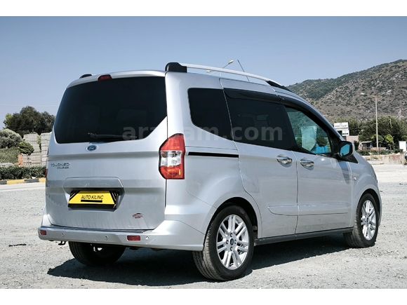 2017 Courier Titanium Plus 1.6 TDCİ A Ğ I R HASARLI 99.750 Km....