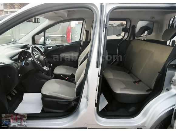 2017 Courier Titanium Plus 1.6 TDCİ Ağır HASARLI 99.750 Km