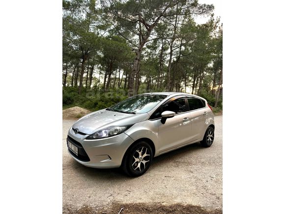 Sahibinden Ford Fiesta 1.4 TDCi My 2011 Model  154.000 km Gri (Gümüş)