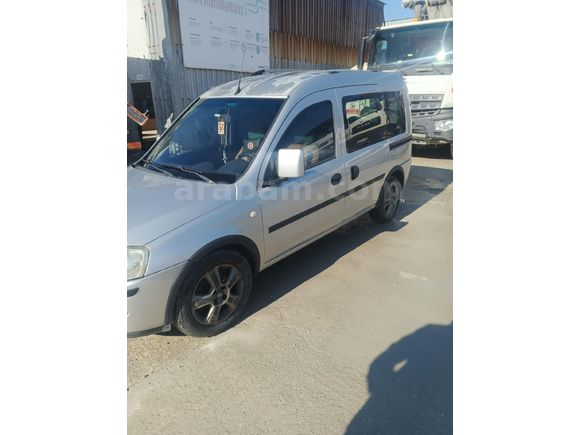 Opel Combo 1.3 CDTI Dizel – Otomobil Ruhsatlı – Ekonomik ve Kullanışlı