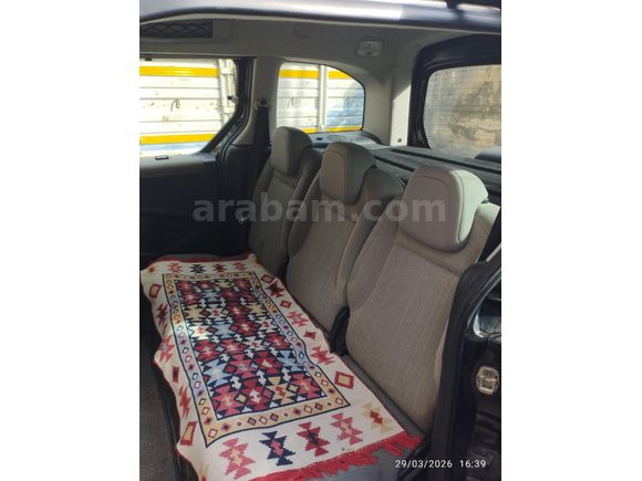 Öğretmenden düşük km pejo