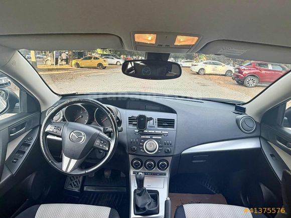 ÇOK TEMİZ MAZDA