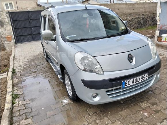 Sahibinden Renault Kangoo Multix 1.5 dCi Expression 2010 Model  110.000 km Gri (Gümüş)