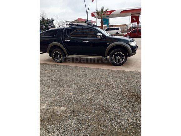 Sahibinden Mitsubishi L 200 4x2 Invite 2010 Model  336.000 km Siyah