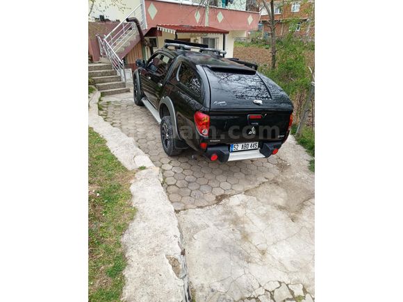 Sahibinden Mitsubishi L 200 4x2 Invite 2010 Model  336.000 km Siyah