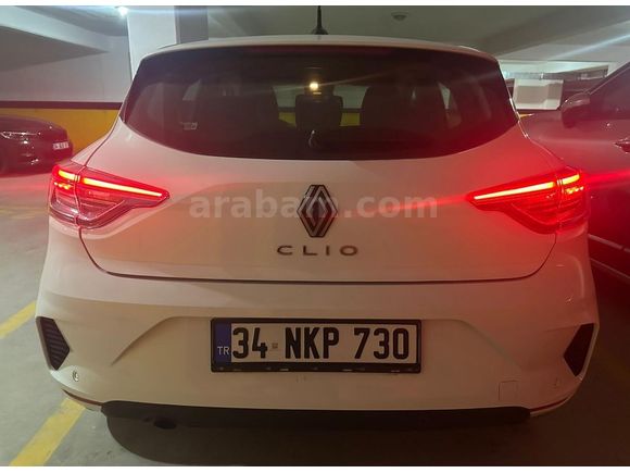 Renault Clio 1.0 TCe Evolution 2025 Model Ankara 20.000 km Beyaz