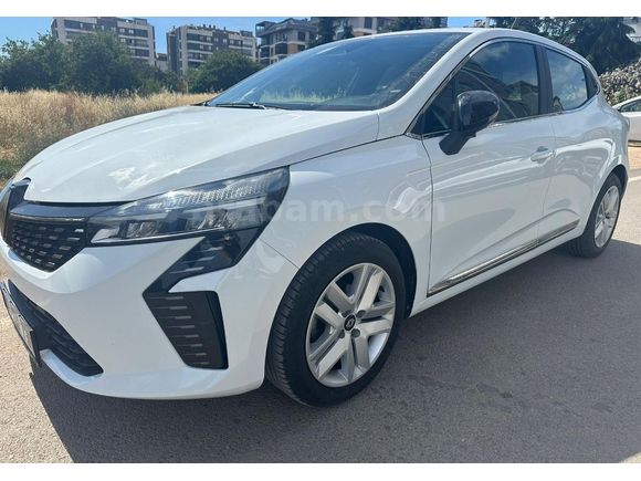 Renault Clio 1.0 TCe Evolution 2025 Model Ankara 20.000 km Beyaz