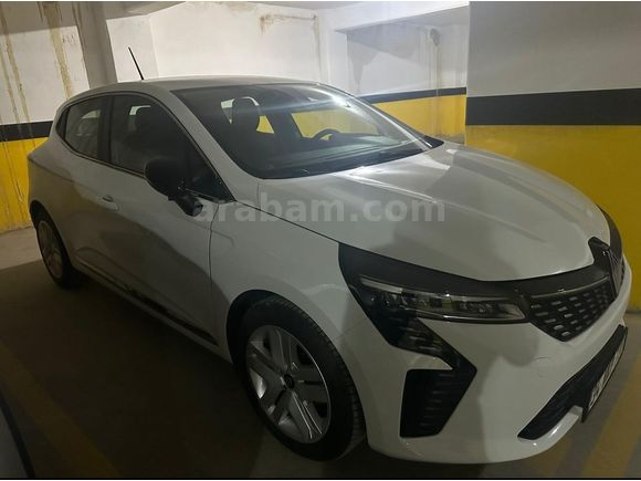 Renault Clio 1.0 TCe Evolution 2025 Model Ankara 20.000 km Beyaz