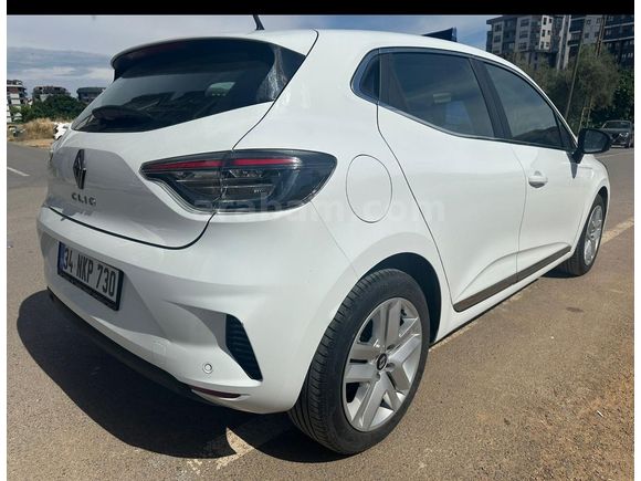Renault Clio 1.0 TCe Evolution 2025 Model Ankara 20.000 km Beyaz