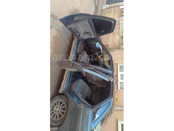 yeni muayneli masrafsiz Lada Vega 1.6 2001 Model