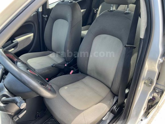  Fiat Linea 1.3 Multijet Active Plus 2011 Model 