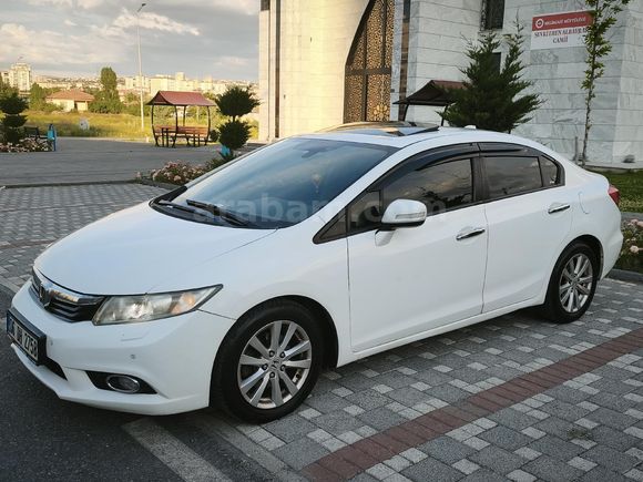 Sahibinden Honda Civic 1.6i VTEC Eco Elegance 2013 Model
