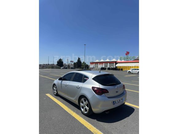 Sahibinden Opel Astra 1.4 T Sport 2011 Model  126.000 km Gri (Gümüş)