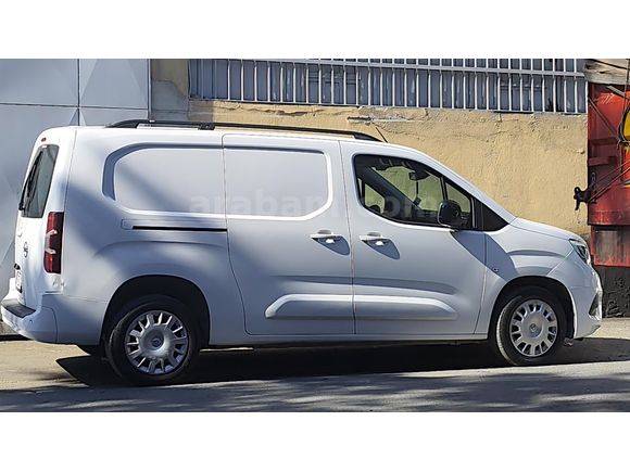 Sahibinden Opel Combo 1.5 CDTI Elegance 2023 Model  %20 faturali