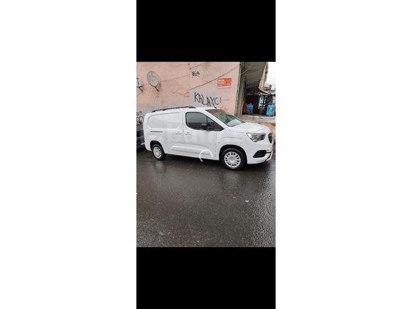 Sahibinden Opel Combo 1.5 CDTI Elegance 2023 Model  %20 faturali