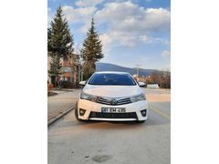 Toyota Corolla 1.33 Life 2015 Model  İnci Beyaz