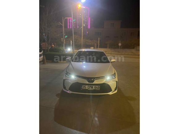 Sahibinden Toyota Corolla 1.8 Hybrid Dream 2022 Model  125000 km Beyaz