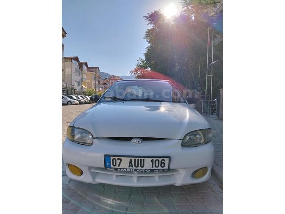 Sahibinden Hyundai Accent 1.3 LS 1998 Model  288000 km Beyaz