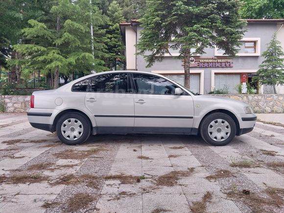 Sahibinden Volkswagen Passat 1.8 Trendline 2000 Model 